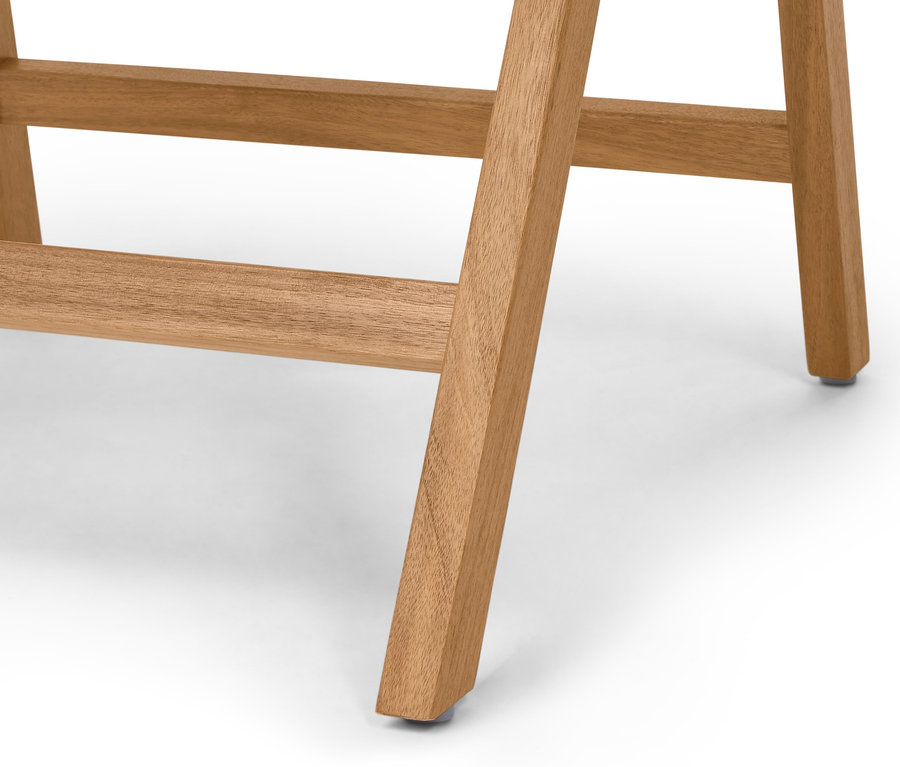 Detailný pohľad na nohy súpravy sklápacieho balkónového nábytku »Lenja« s textilným výpletom.