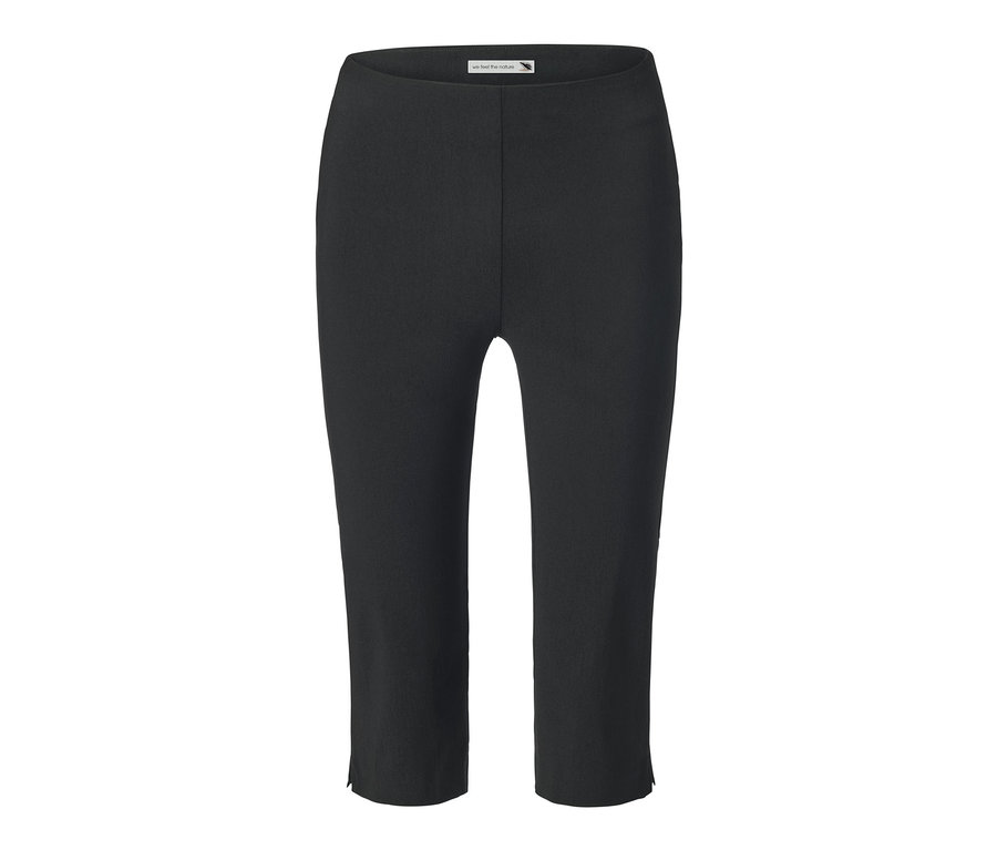 Čierne trojštvrťové elastické nohavice na bielom pozadí.