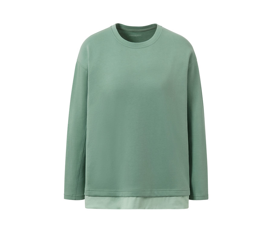 Zelené oversized fitness tričko s dlhými rukávmi na bielom pozadí.