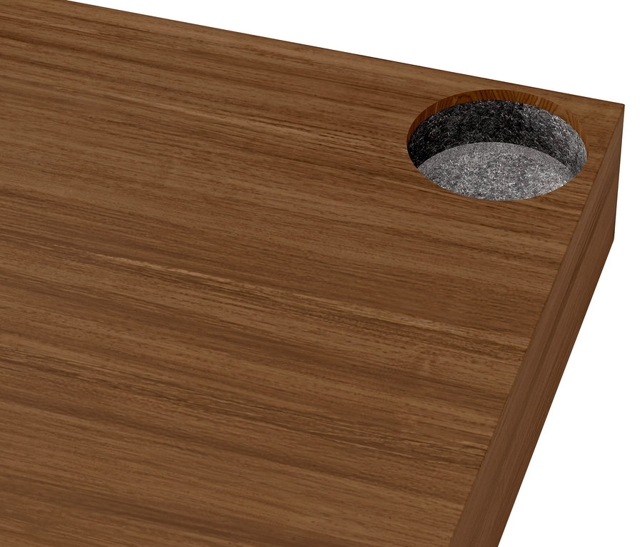 Detail panelu »CN3« s dyhou z pravého dreva vo vzhľade orecha, šírka 152 cm.