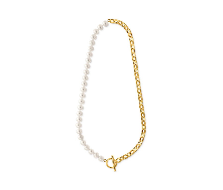 Náhrdelník, z polovice perlový a z polovice zlatá retiazka.