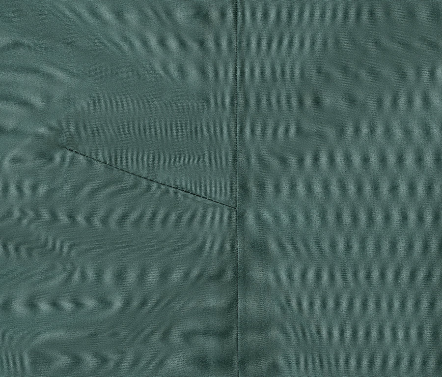 Detail detských nohavíc do dažďa.