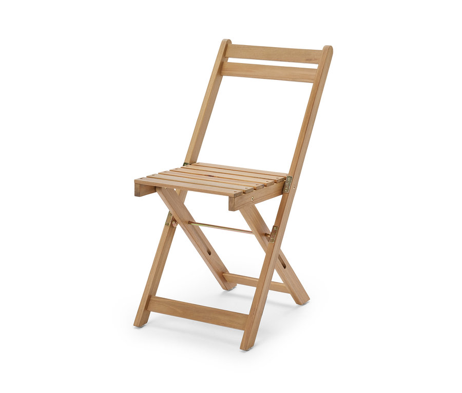 Detailný pohľad na drevenú skladaciu stoličku z balkónovej jedálenskej súpravy »Lenja« s regálom.