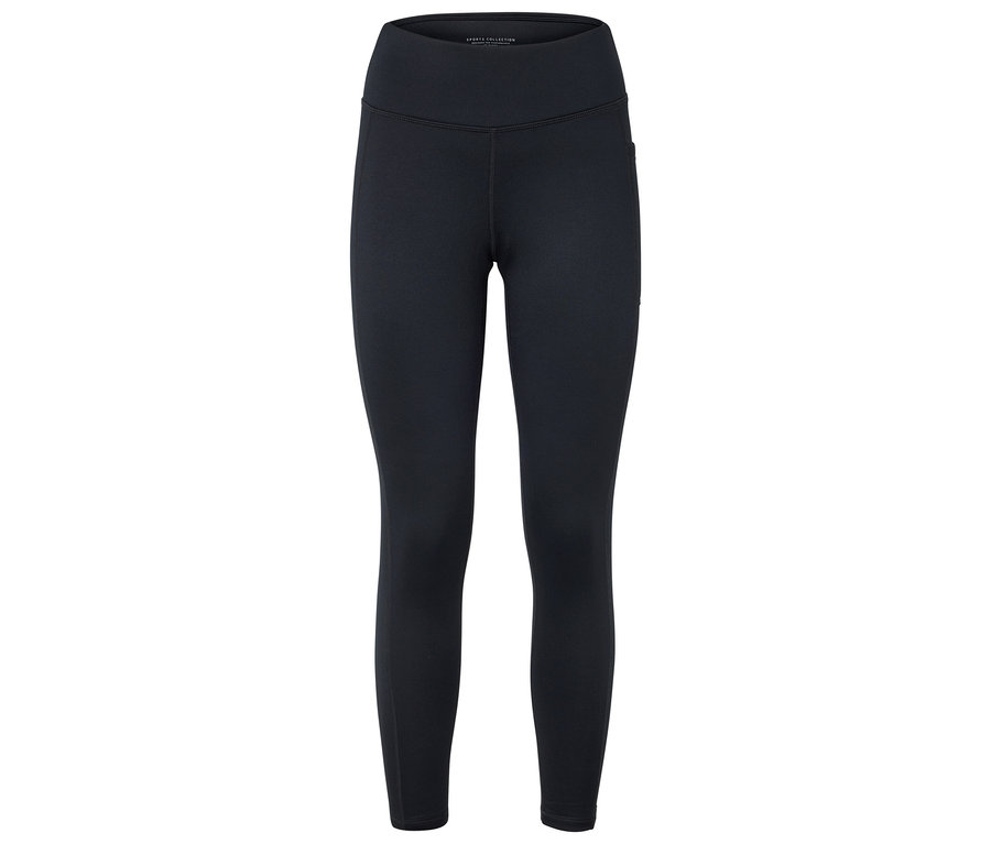 Čierne legíny na bielom pozadí.