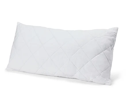 Biely vankúš Cell Solution® s rozmermi 80 x 40 cm s kosoštvorcovým prešívaním leží na bielom pozadí.