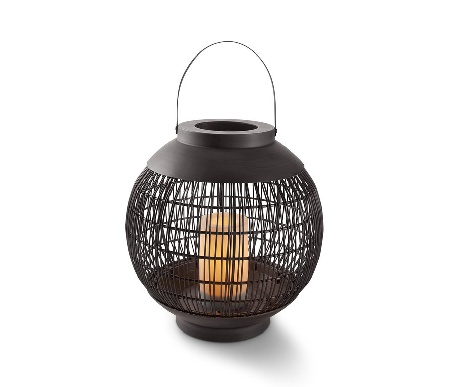 Okrúhly outdoorový lampáš s LED s čiernou kovovou konštrukciou a držadlom.