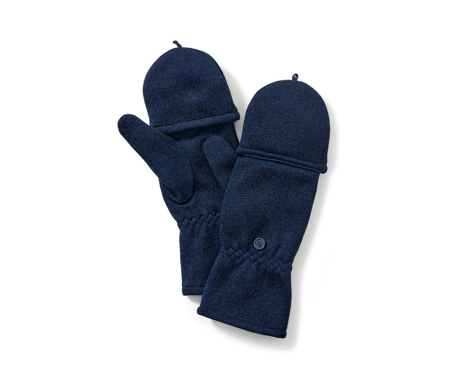 Dve modré pletené flísové odklápacie palčiaky ležia vedľa seba.