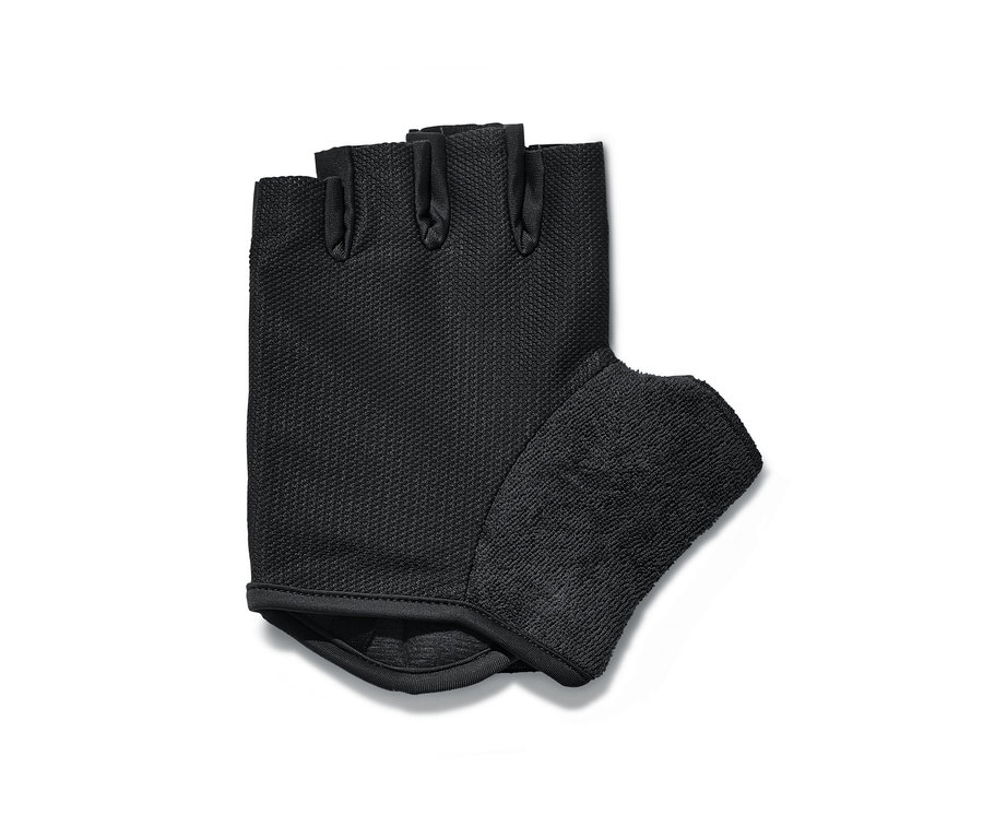 Čierna cyklistická rukavica bez prstov.