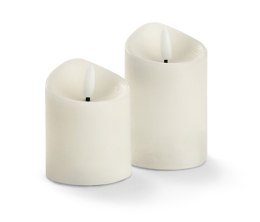Dve krémové LED sviečky z vosku.