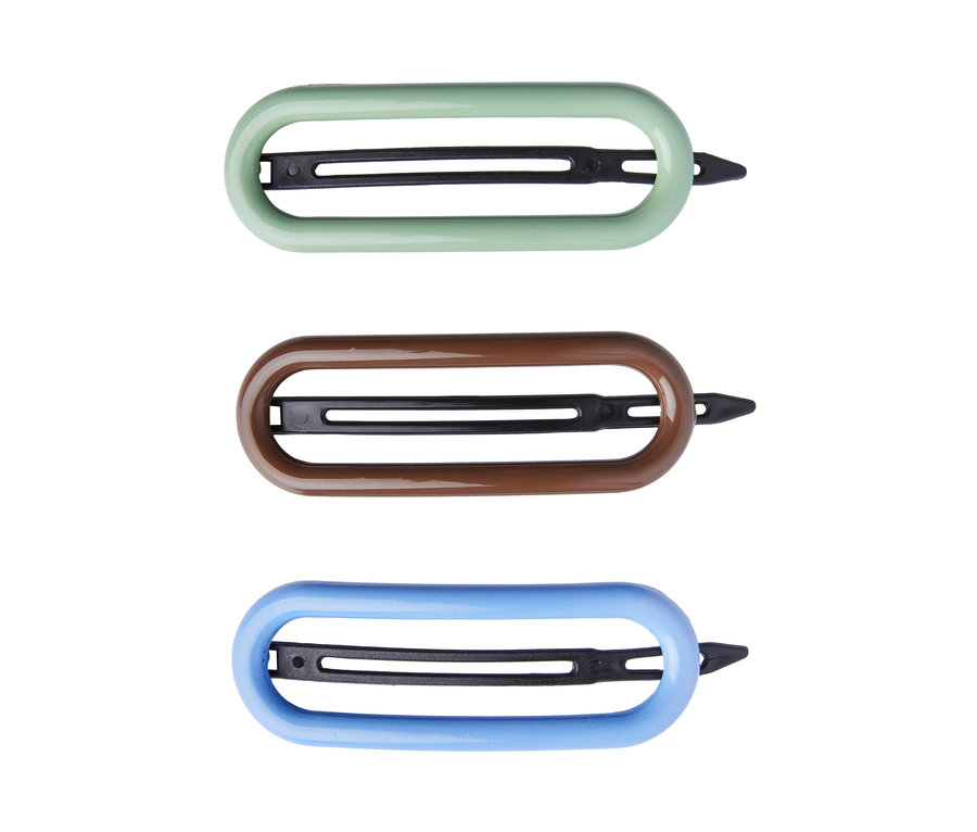 Tri sponky do vlasov: zelená, hnedá a modrá.