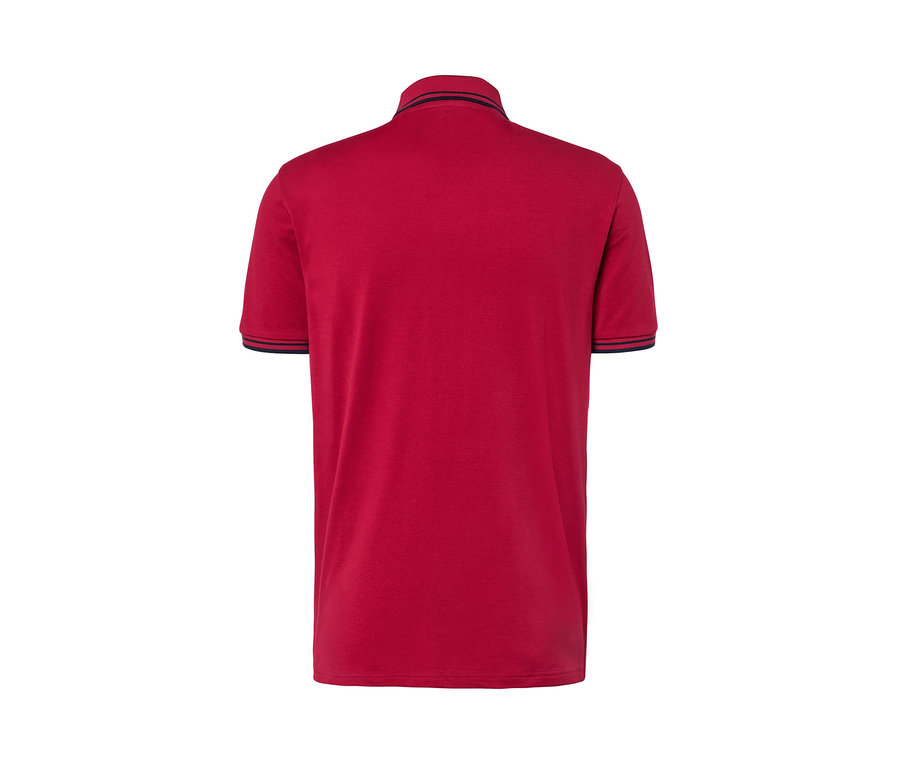 Červená polokošeľa z piké zozadu.