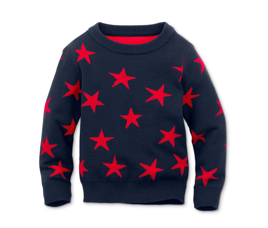 Modrý pulóver z jemnej pleteniny s červenými hviezdami.