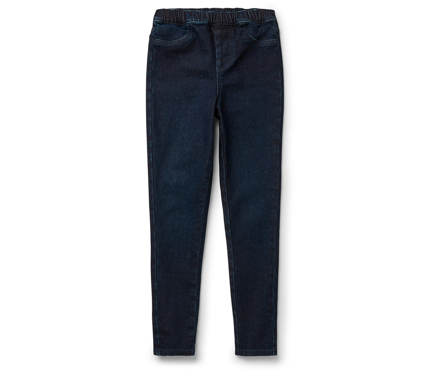 Tmavomodré džínsy s elastickým pásom ležia na bielom pozadí.