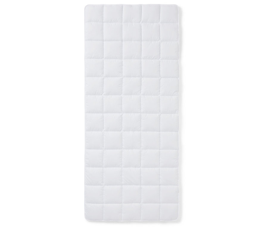 Biely prešívaný chránič matraca, 90 x 200 cm, na bielom pozadí.