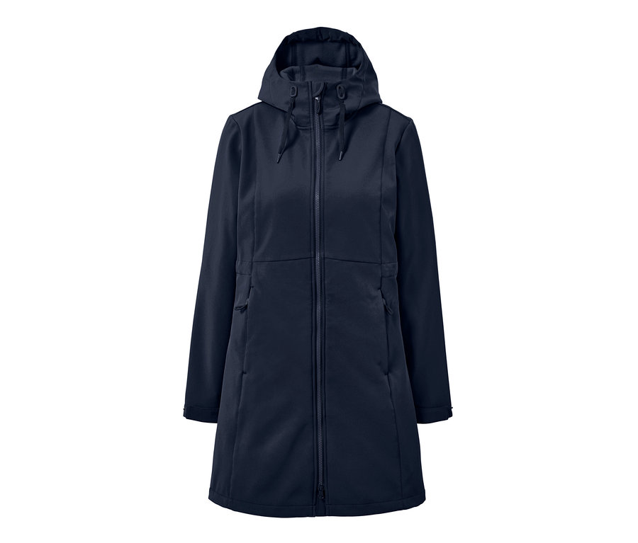 Tmavomodrý softshellový kabát s kapucňou.