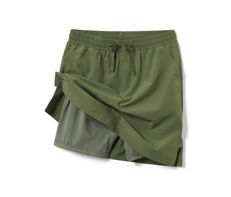 Olivovozelená funkčná sukňa so šortkami.