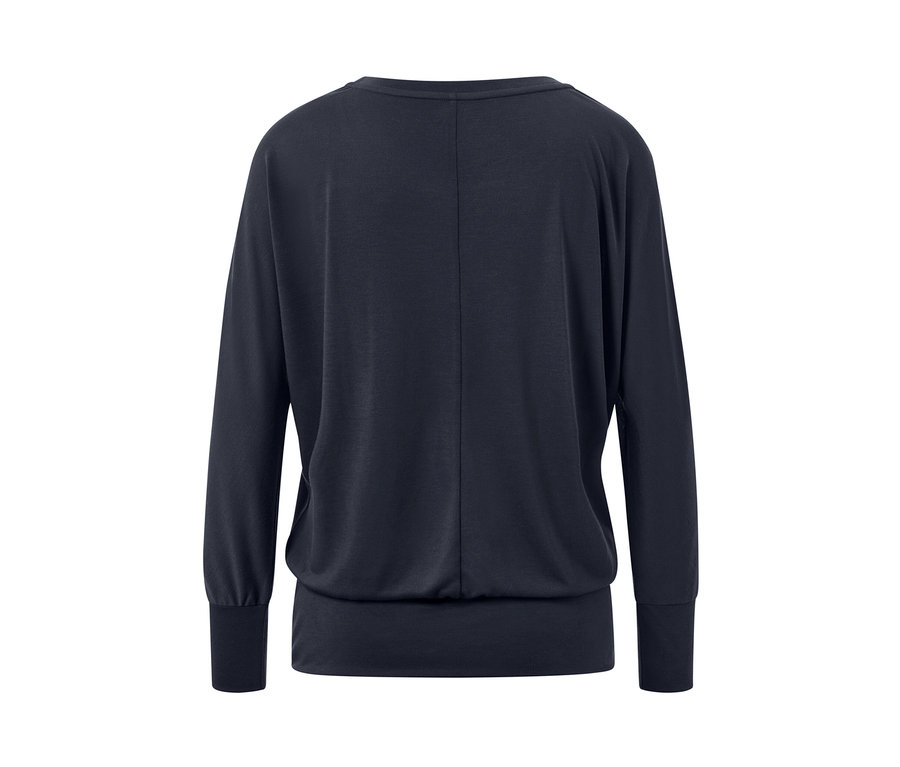 Pohľad zozadu na námornícke modré tričko na šport a jogu s dlhými rukávmi.