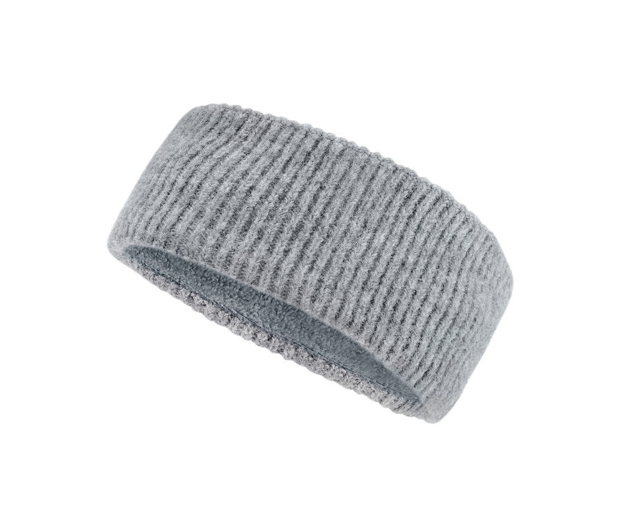 Detail šedej pletenej čelenky.