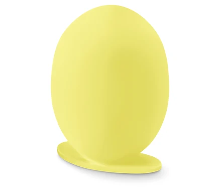 Žltá lampa na bielom pozadí.