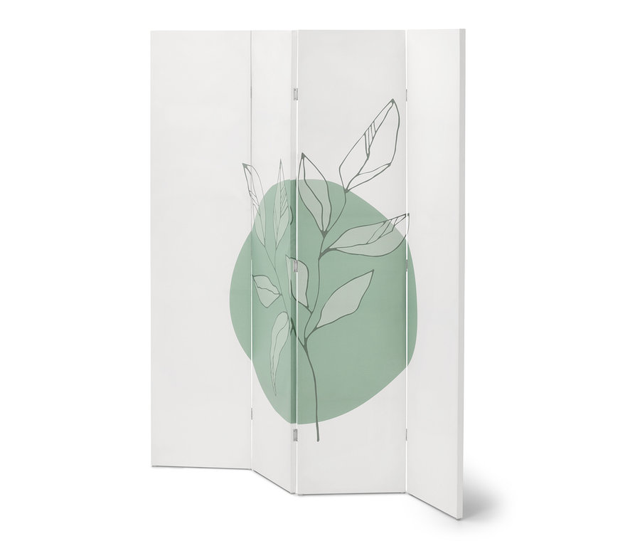 Biely paraván so zeleným listovým motívom.