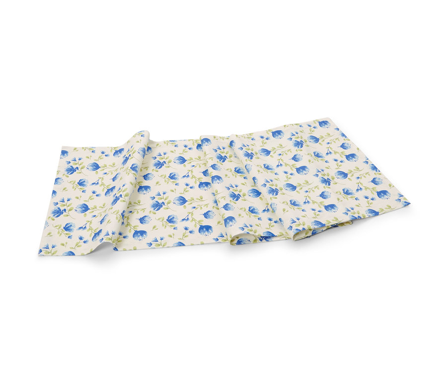 Bavlnený behúň na stôl s modrými kvetmi.