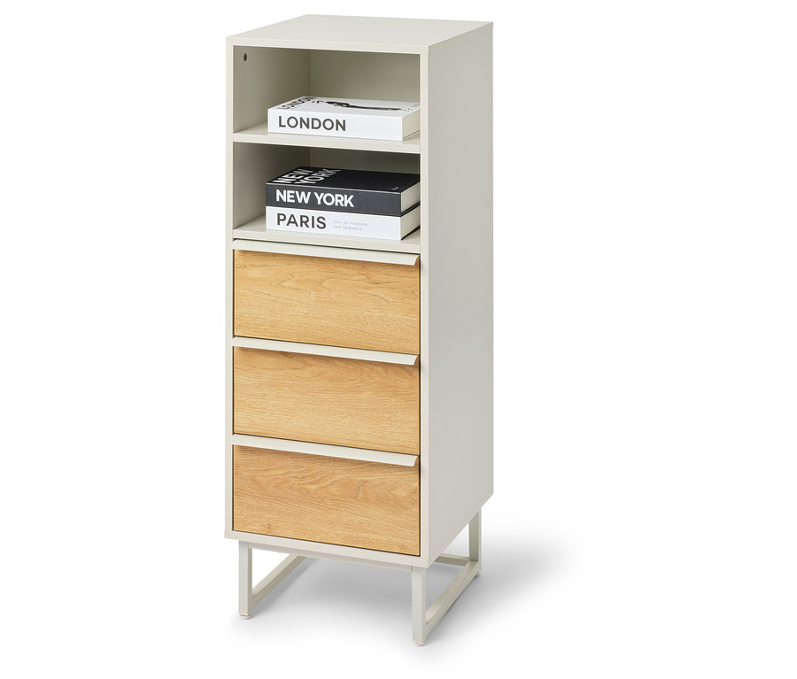 Modul so zásuvkami »LEEG« s 3 zásuvkami na bielom pozadí.