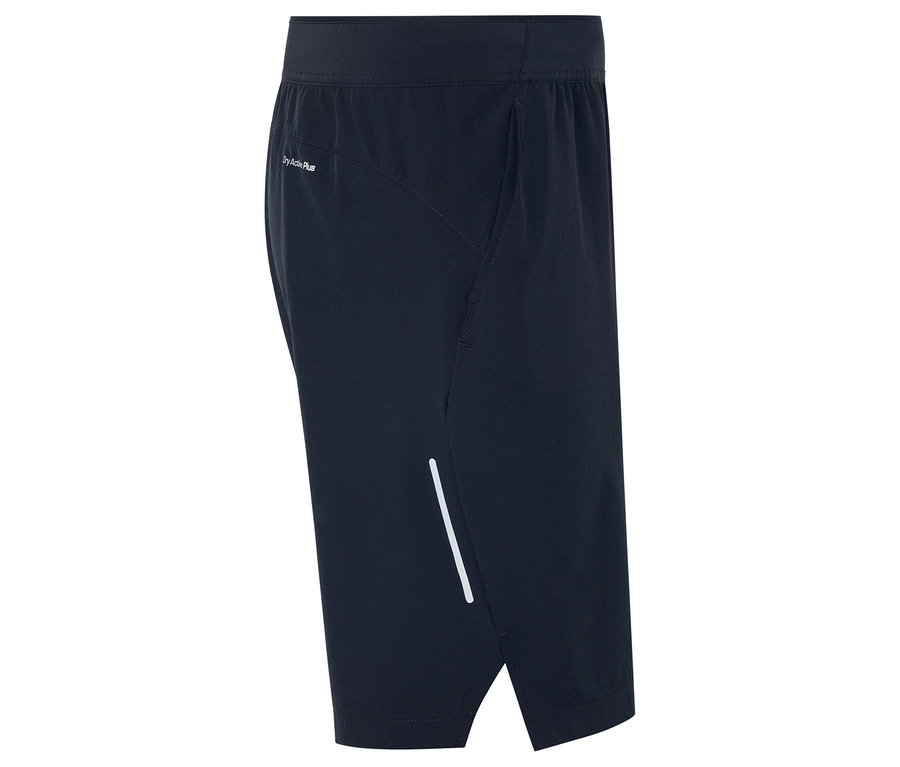 Detailný záber na tmavomodré športové šortky s reflexným prúžkom.