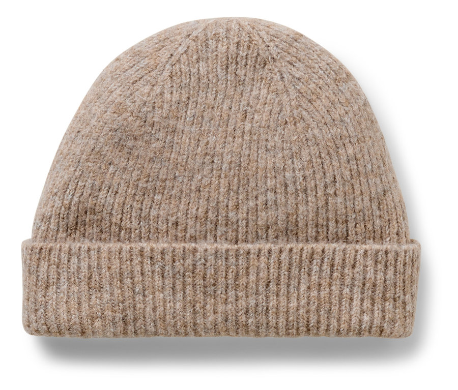 Béžová pletená čiapka.