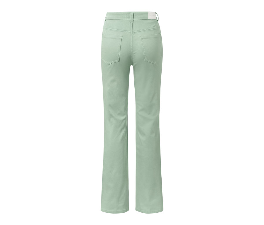 Pohľad zozadu na mätovozelené bootcut džínsy – strih »Lou«.