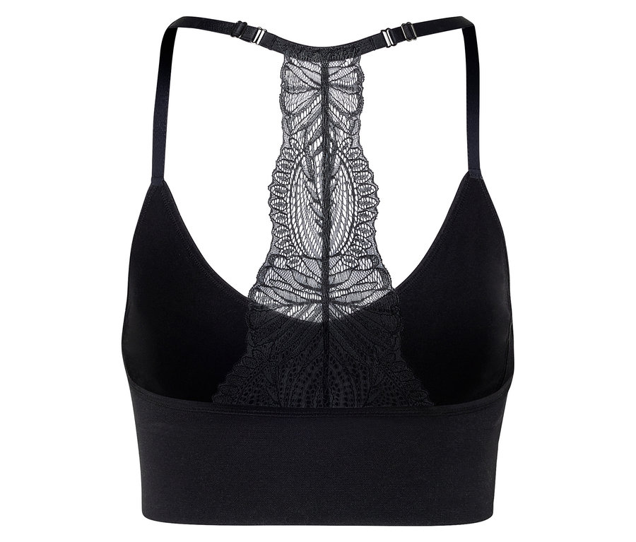 Detailný pohľad zozadu na čiernu športovú podprsenku s čipkovaným chrbtom v štýle racerback.
