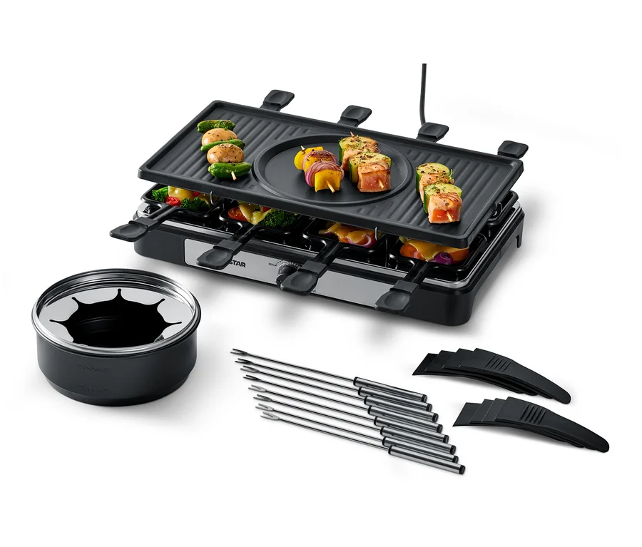 Raclette a fondue 2 v 1 s napichnutými potravinami na grile a v panviciach.