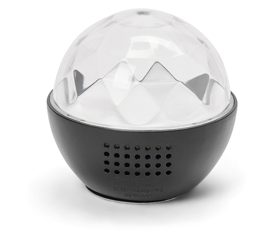 Detailný záber na čierno-bielu diskoguľu.