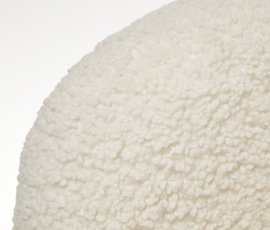 Detail plyšového kresla.