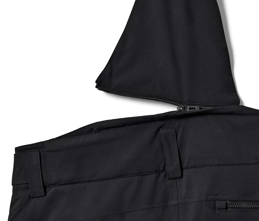 Detail čiernych lyžiarskych nohavíc High-Tech so zipsom a pútkami na opasok.