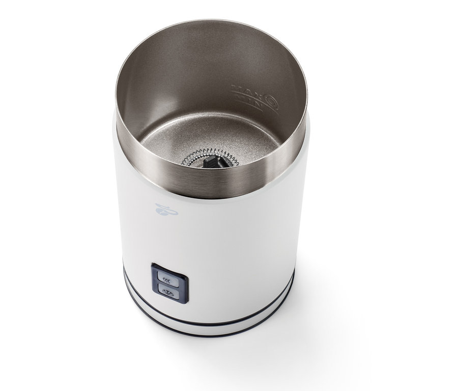 Detail elektrického napeňovača mlieka, biely.