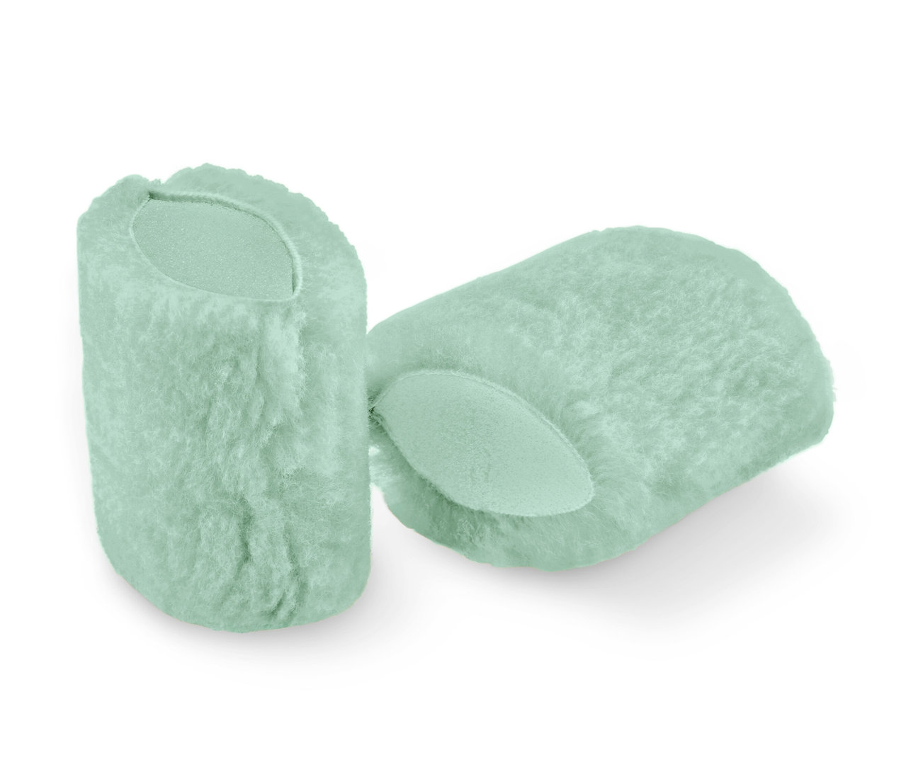 Dve hubky na odstraňovanie škvŕn svetlozelenej farby.