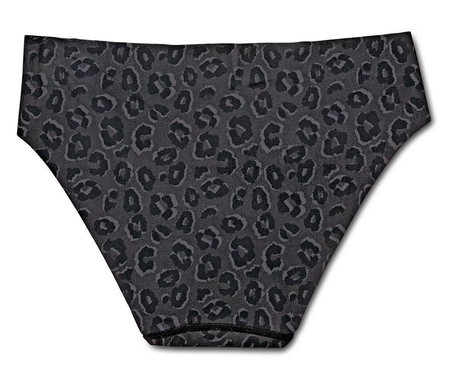 Spodný diel plaviek s leopardím vzorom na bielom pozadí.