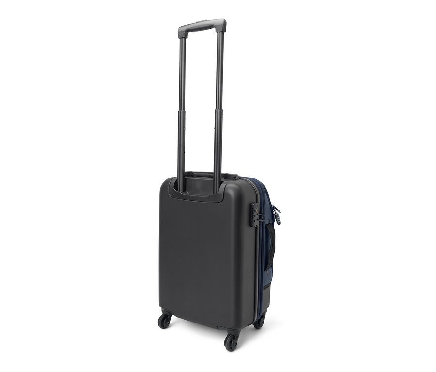 Detail hybridného kufra, malý, s výsuvnou rukoväťou a kolieskami.