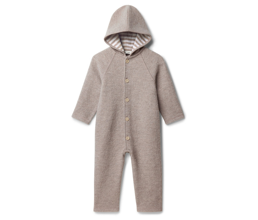 Béžový vlnený overal s kapucňou a gombíkovým zapínaním.