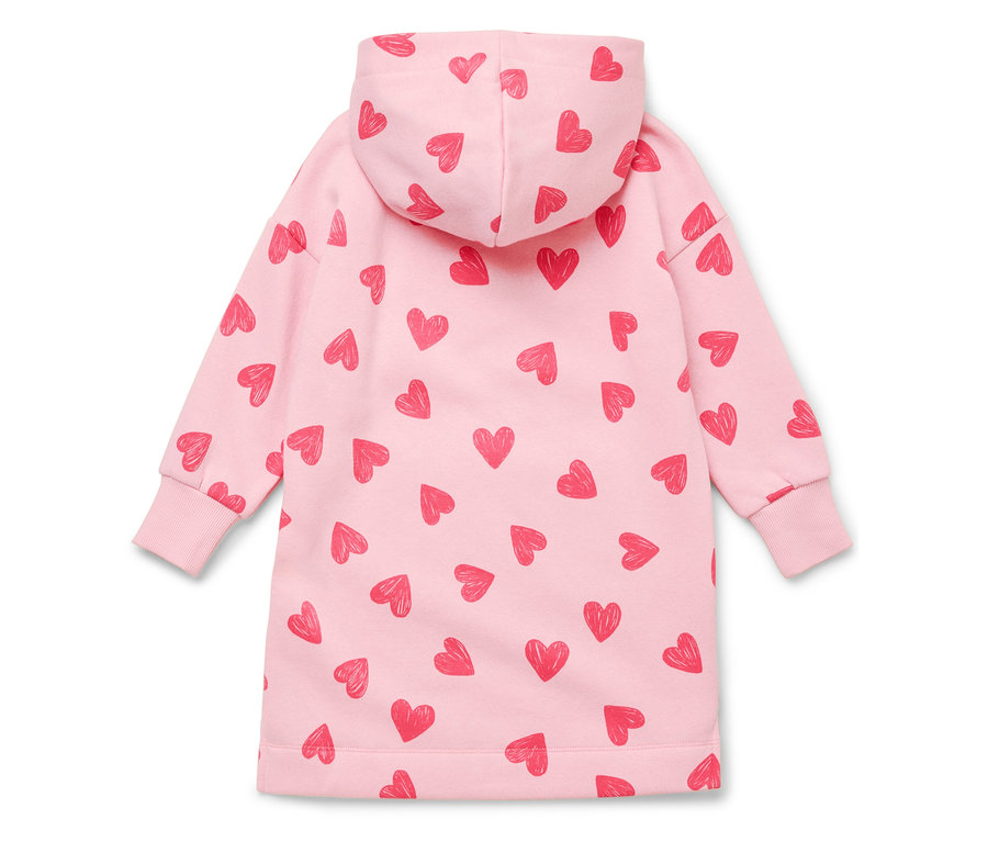 Ružové šaty s kapucňou a červenými srdiečkami.