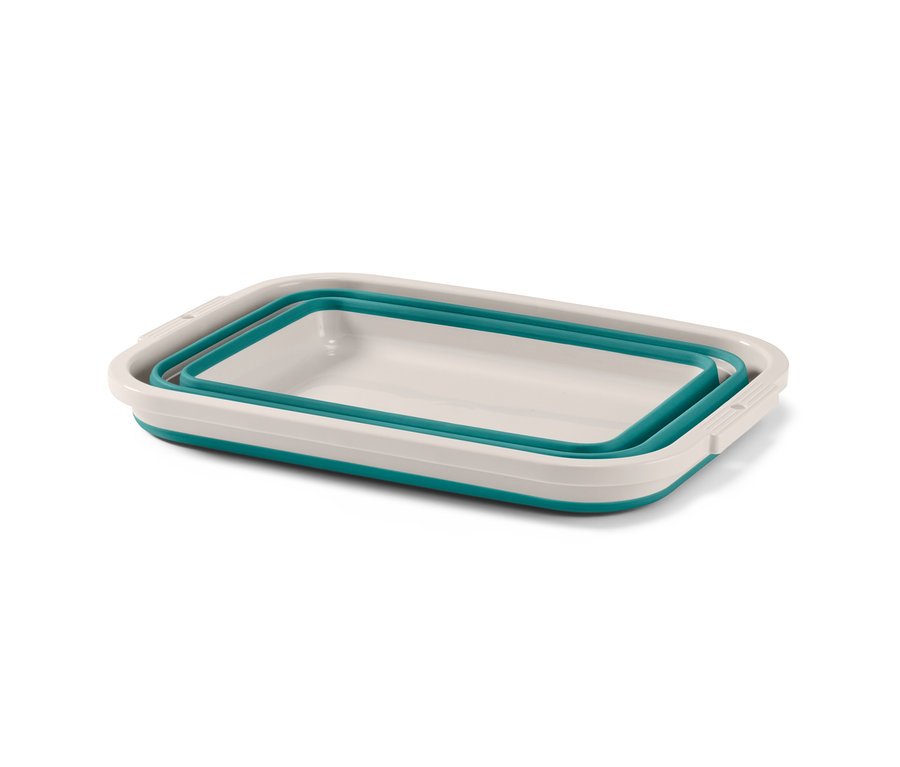 Skladací kôš na bielizeň a pranie v bielej a tyrkysovej farbe.