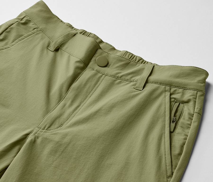 Detail khaki softshellových nohavíc.