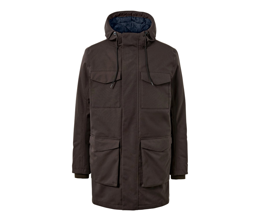 Hnedá parka s kapucňou a niekoľkými vreckami.