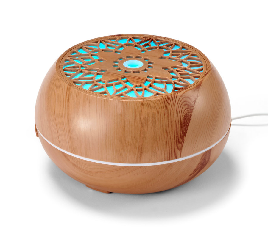 Detailný záber na aróma difuzér s Bluetooth® reproduktorom.