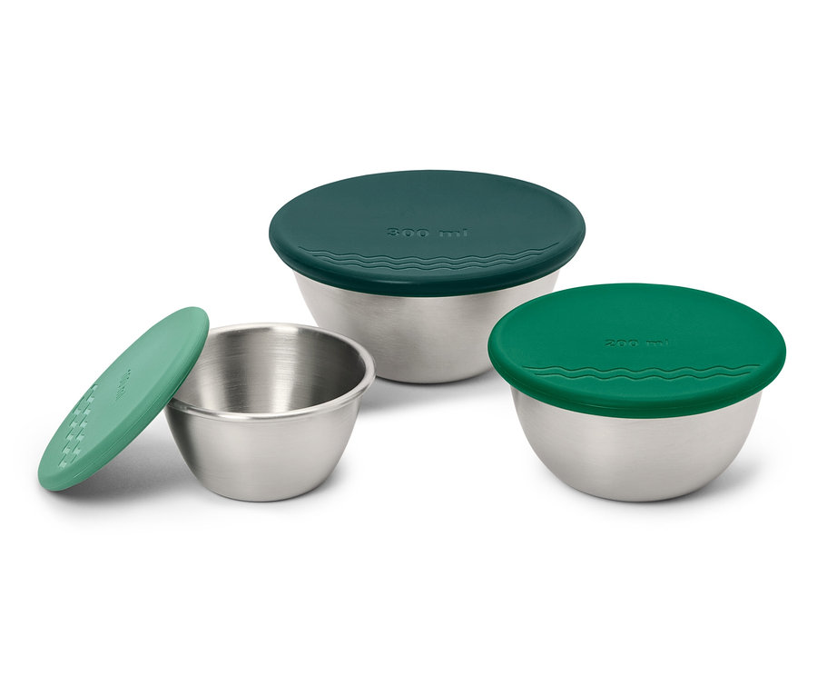Tri nerezové misky s viečkami: dve zelené a jedna tmavozelená.