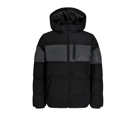 Bunda Jack&Jones Reflective Puffer: Čierna prešívaná bunda so sivým vodorovným pruhom na hrudi, sivými panelmi na ramenách, kapucňou a vreckami na zips.