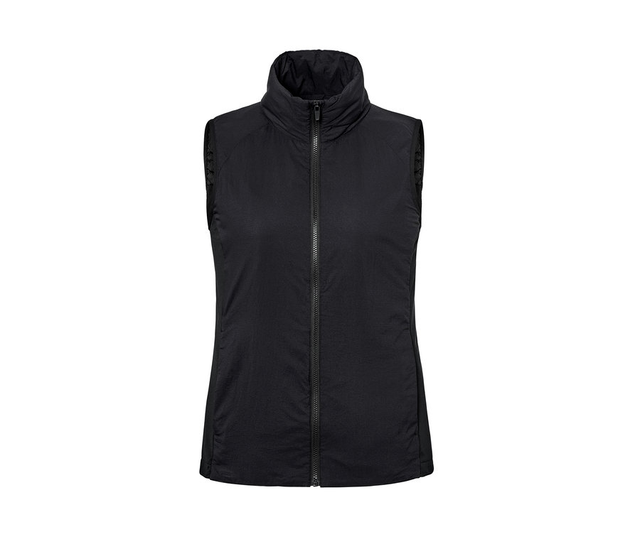 Čierna bežecká vesta so zipsom.