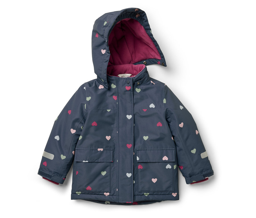 Modrá bunda s kapucňou a potlačou srdiečok.