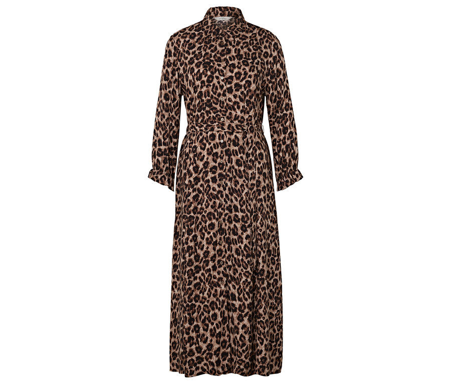 Celkový pohľad na celoplošné leopardie vzorované košeľové šaty s dlhými rukávmi a opaskom.