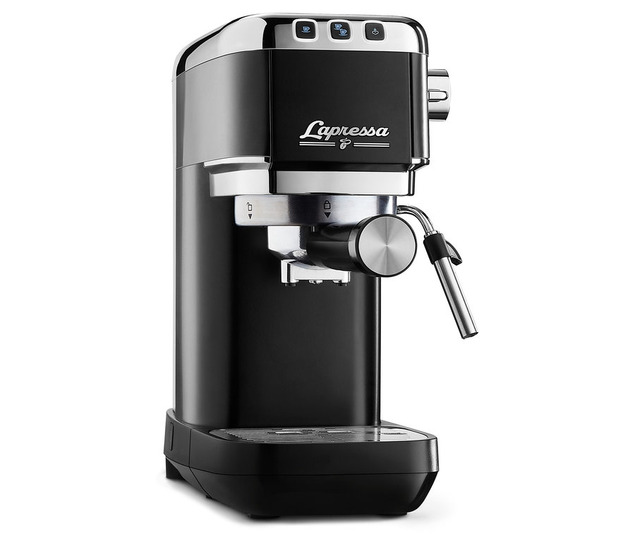 Čierny kávovar na espresso.